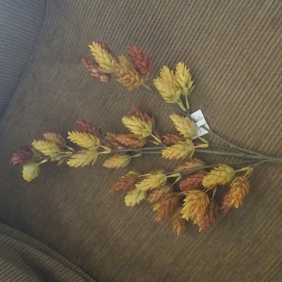 28" Artificial Hops Stem - Threshold™ - Picture 6 of 8